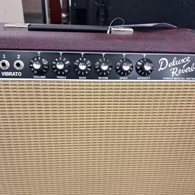 Store Special Product - Fender Deluxe Reverb - Wine Red